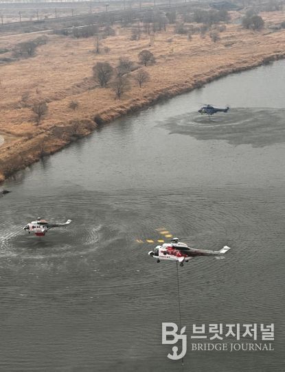 산림청은 봄철 산불기간 총력대응을 위한 국외 임차헬기(슈퍼퓨마)를 전진배치해 운용 중이다.