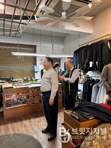 맞춤 정장 증정