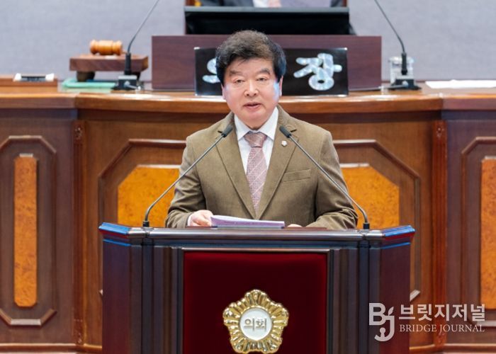 강남구의회 이동호 의원이 제333회 임시회 본회의에서 발언하고 있다.