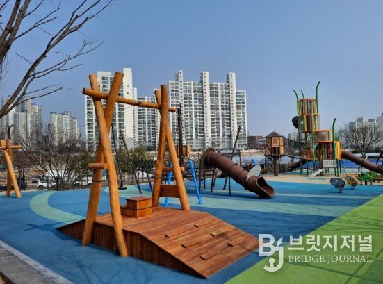 고령군, 다산면에 새롭게 조성한 ‘좌학공원 어린이놀이터 개장’