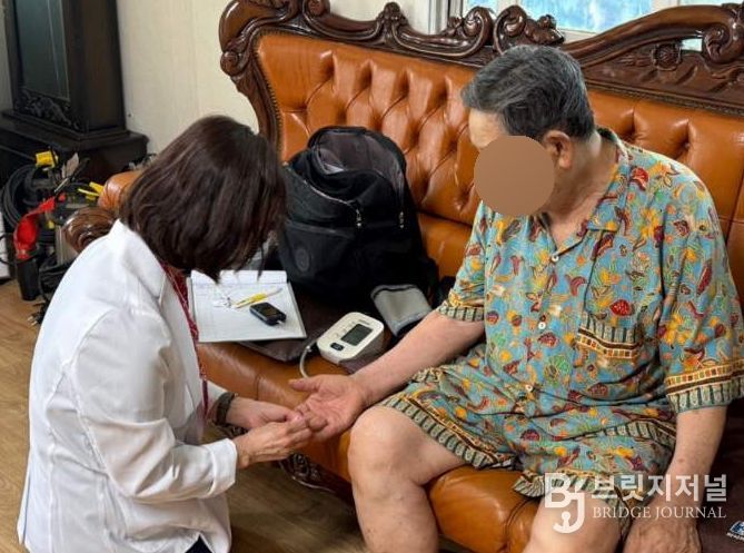 송파구 보건지소가 통합돌봄 시행 전 제공한 방문 건강관리 서비스 모습