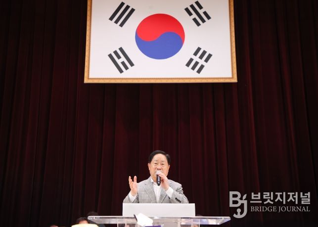 환영사하고 있는 주광덕 시장