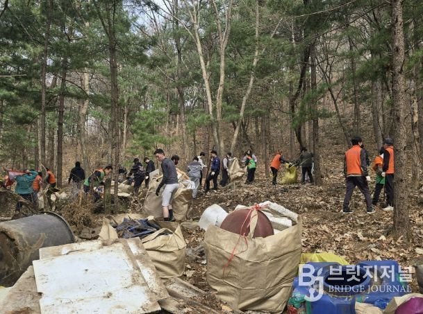 동두천시 불현동 민·관·군의 따뜻한 손길, 홀로 떠난 이웃의 흔적을 정리하다