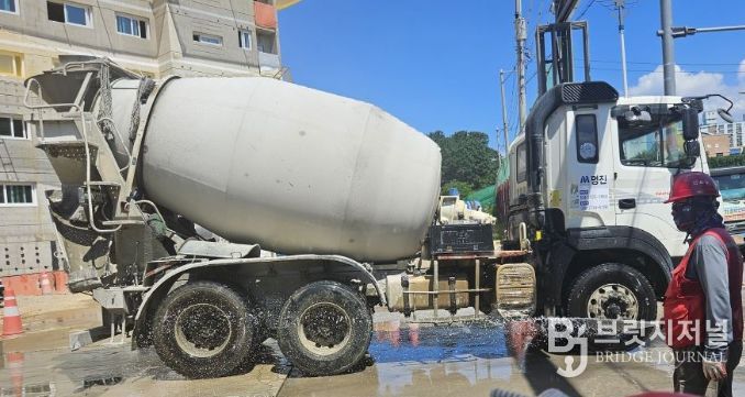 충남 계룡시 펠리피아 아파트 공사 현장에서 봄철 비산먼지