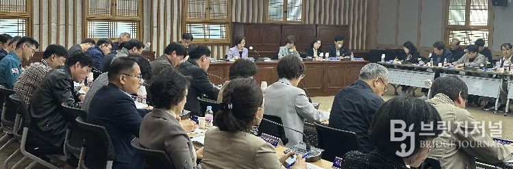 7일 영천시장 권한대행 최정애 부시장 주재로 확대간부회의가 진행됐다.