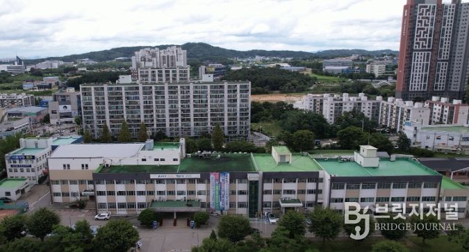 1. 천안 서북구청 전경.