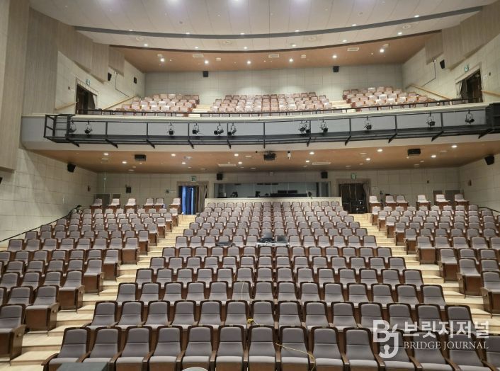 새 옷 입은 연천수레울아트홀, 김완선·선예 콘서트로 화려한 재개관 예고