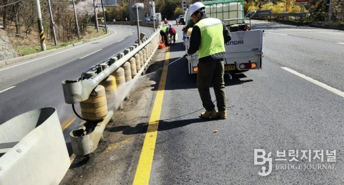 광주시, 주요 도로 중앙분리대 9구간 세척 완료