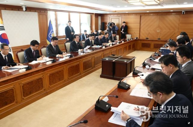 김민석 국무총리가 14일 세종대로 정부서울청사에서 열린 공명선거 관계장관회의를 주재하고 있다.(국무조정실)