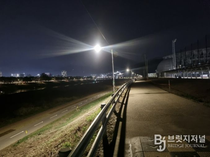 광주시, 경안천 산책로 조명개선 완료…야간 보행 안전 강화