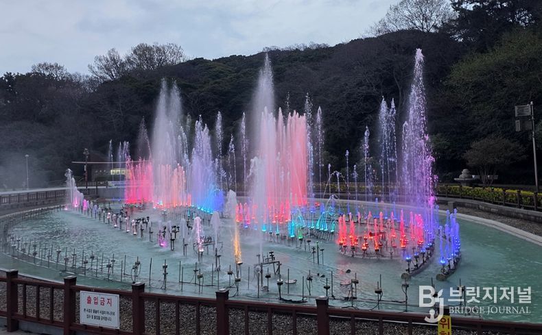 오동도 음악분수 전경